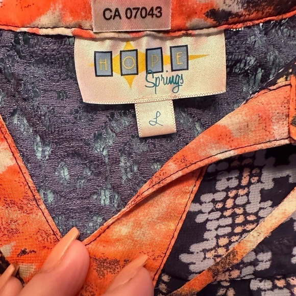 Aztec flowy blouse size L - Picture 2 of 2